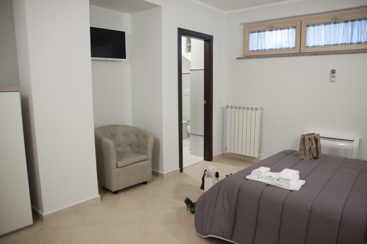 Le Colonne Bed and Breakfast Cassino Exteriör bild